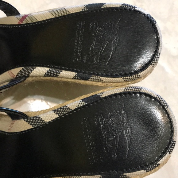 Burberry - Picture 2 of 8